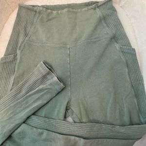 Aeri leggings size small